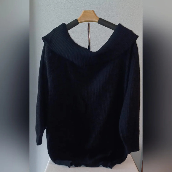 A Vintage Diana Marco Off the Shoulder Black Knit Sweater - Picture 2 of 6
